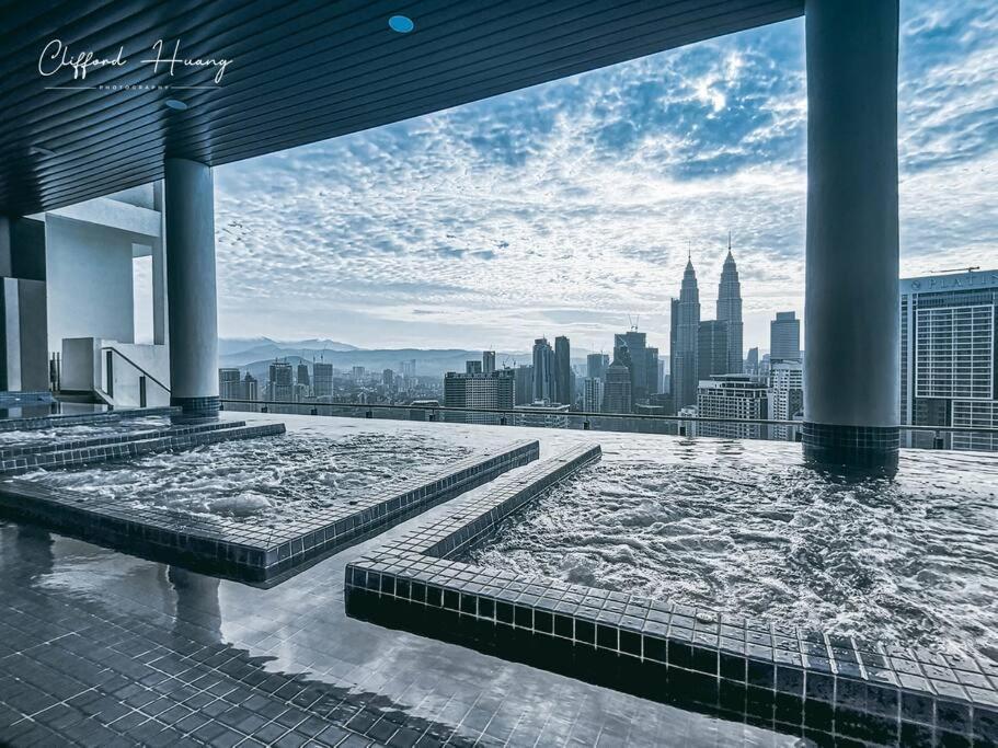 The Colony By Infinitum Best Pool View Klcc Trx Merdeka 118 Kl Tower Kuala Lumpur Exteriér fotografie